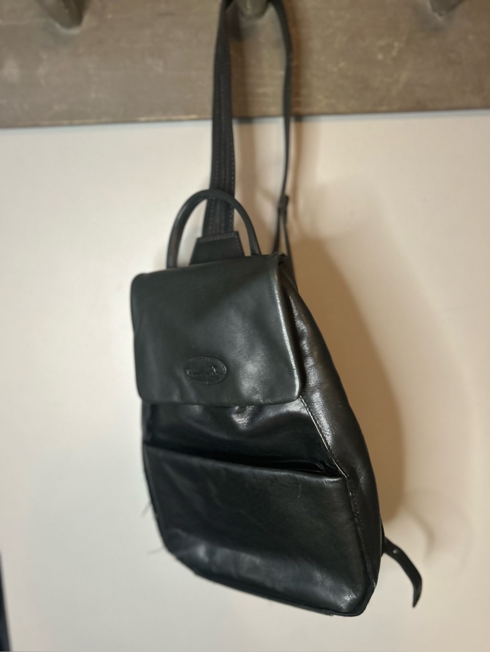 Leather backpack - Picture 3 of 16